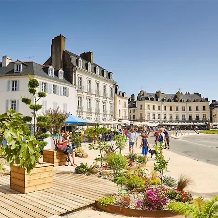 Les Quais Bleus Port De 아파트 반느